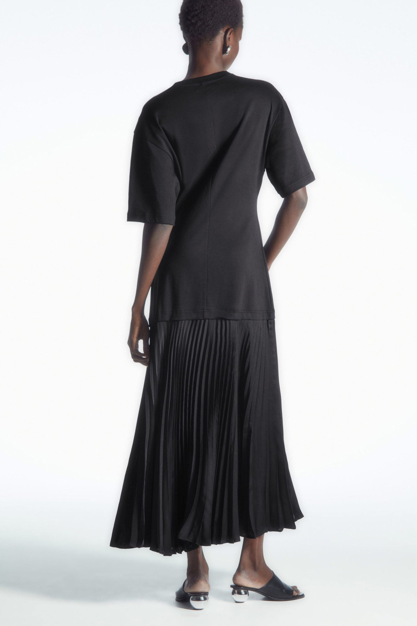 PLEATED-SKIRT T-SHIRT DRESS